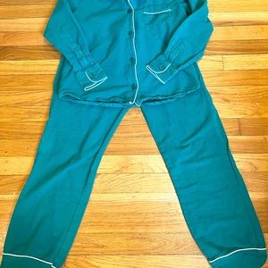 Petite Plume Women’s XS Pajamas